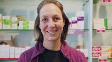 Nicole Schmidt, Pharmazeutisch-technische Assistentin Aufgabengebiete: Rezeptur und Defektur, Pflege des Warenlagers, Kundenberatung und Kundenbetreuung